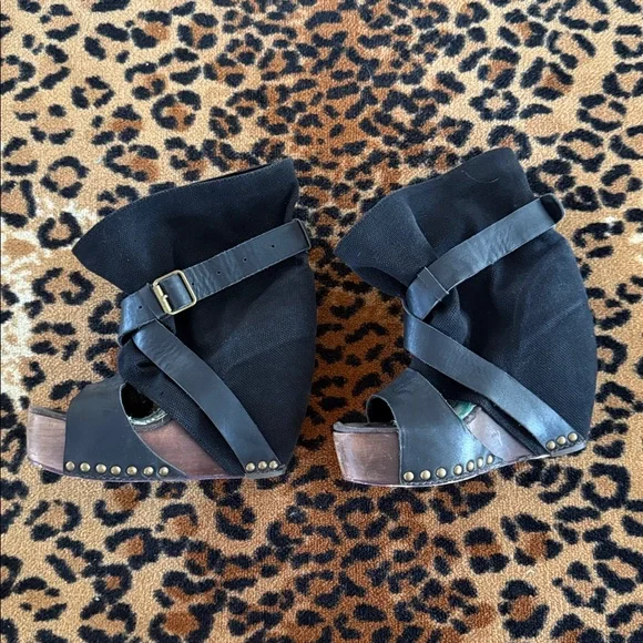 Iconic & rare Eat Me Whole bootandals in black; as worn by Kat von D - Picture 3 of 7